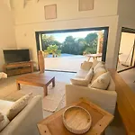 Villa Suara