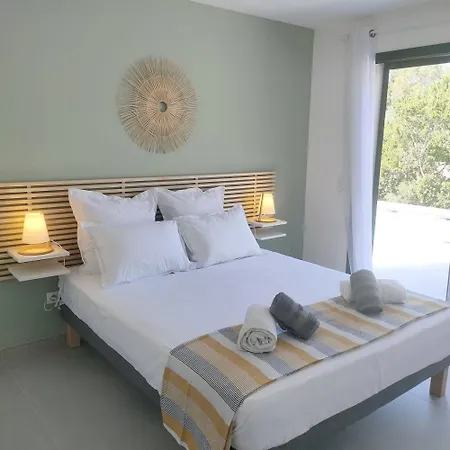 Suara Villa Pinarellu (Corsica)