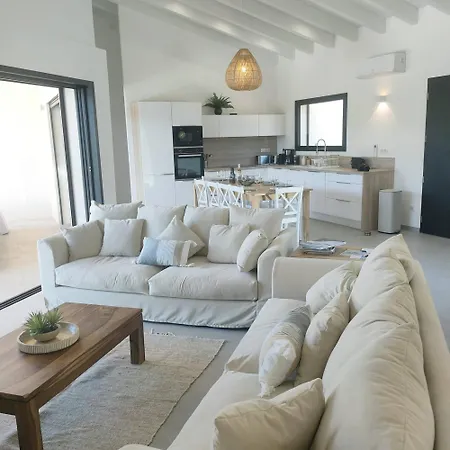 Suara Villa Pinarellu (Corsica)